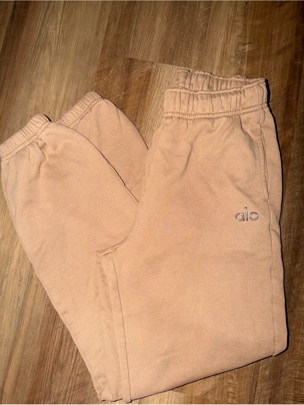 ALO YOGA CAMEL JOGGERS 🤎✨ SIZE SMALL